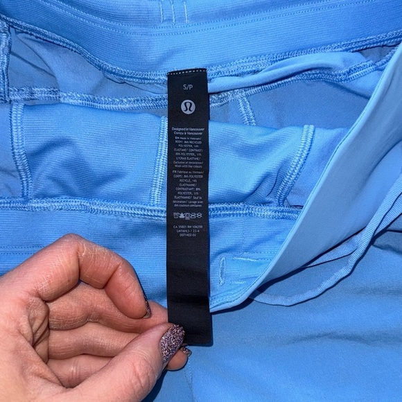 Lululemon women’s high rise Wunder Train Unlined Sky Blue Shorts Small - Picture 4 of 8